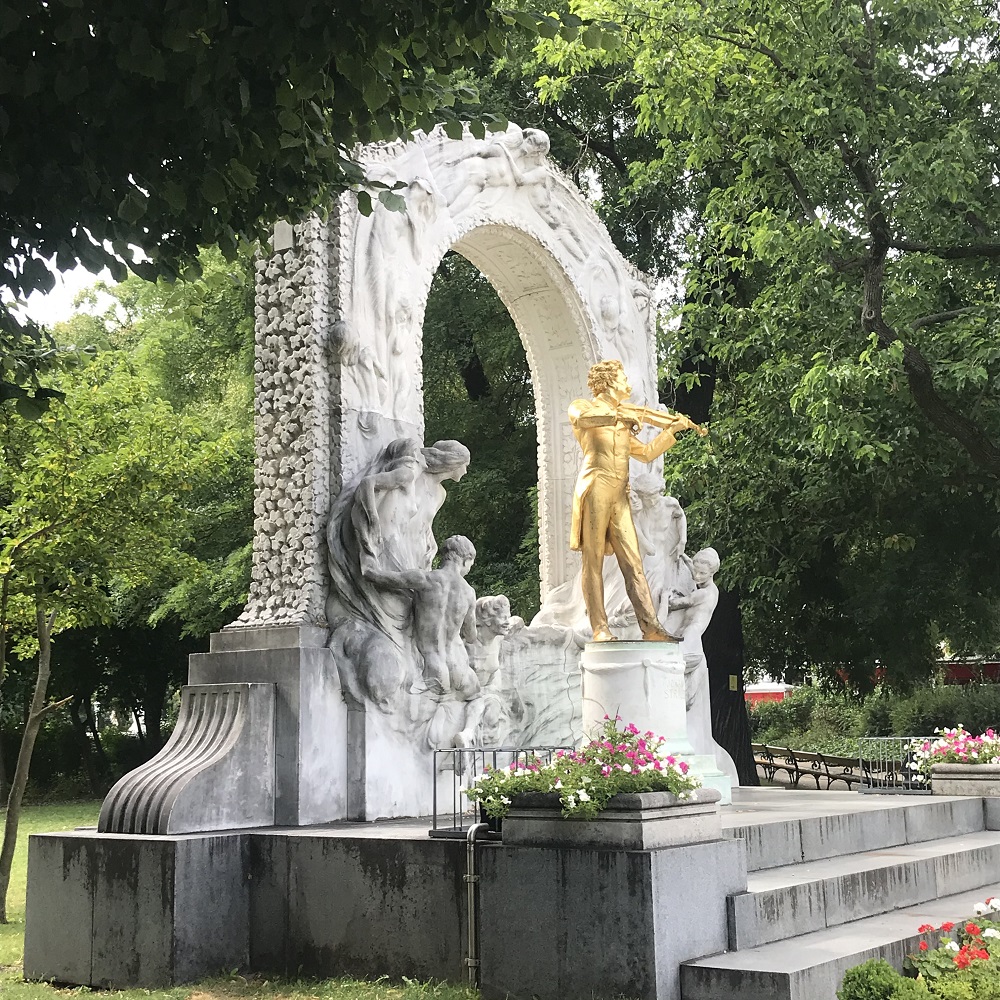 Strauß-Denkmal im Stadtpark