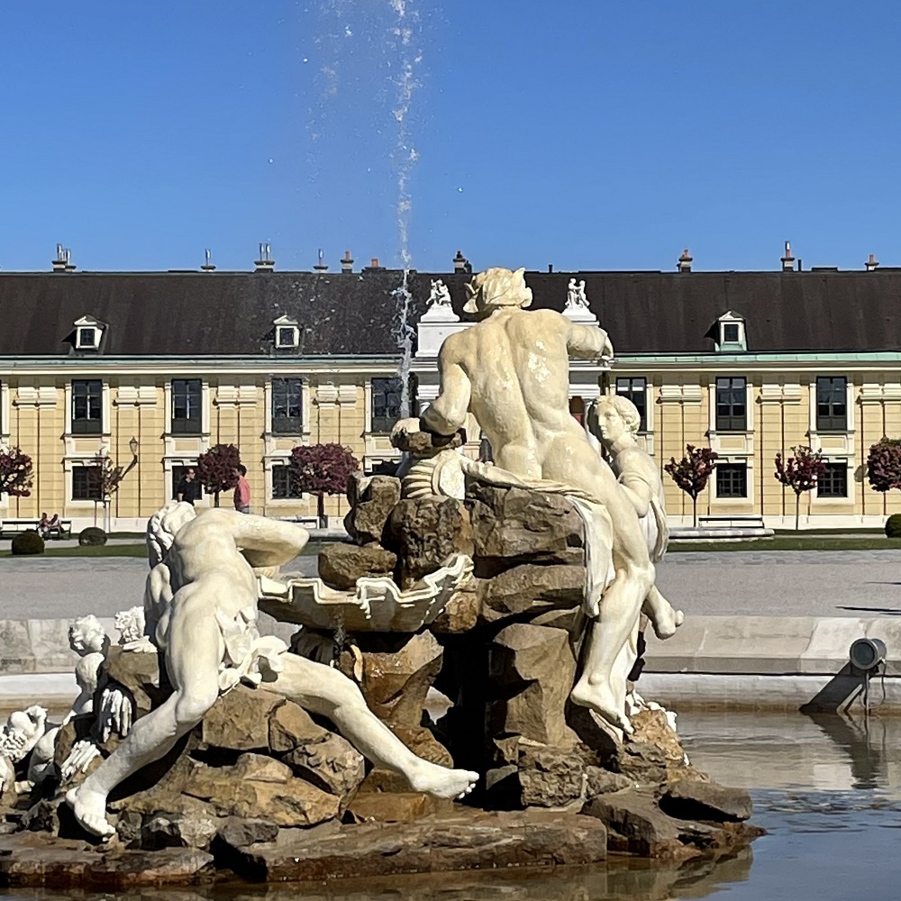 Ehrenhof Schönbrunn